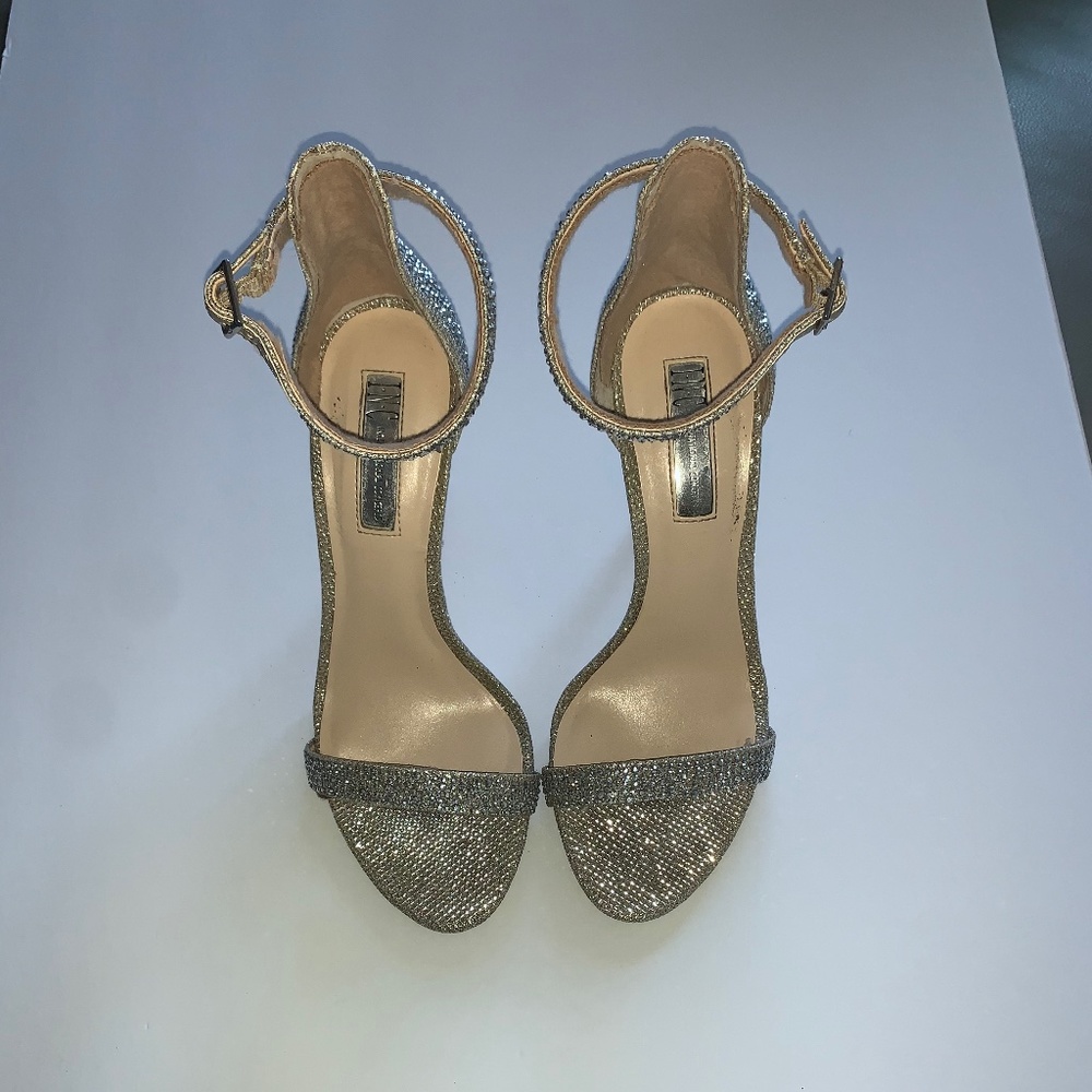 Womens INC Macys High Heel Neutral Rhinestone Strappy Sandal Shoes Size 7 1/2.